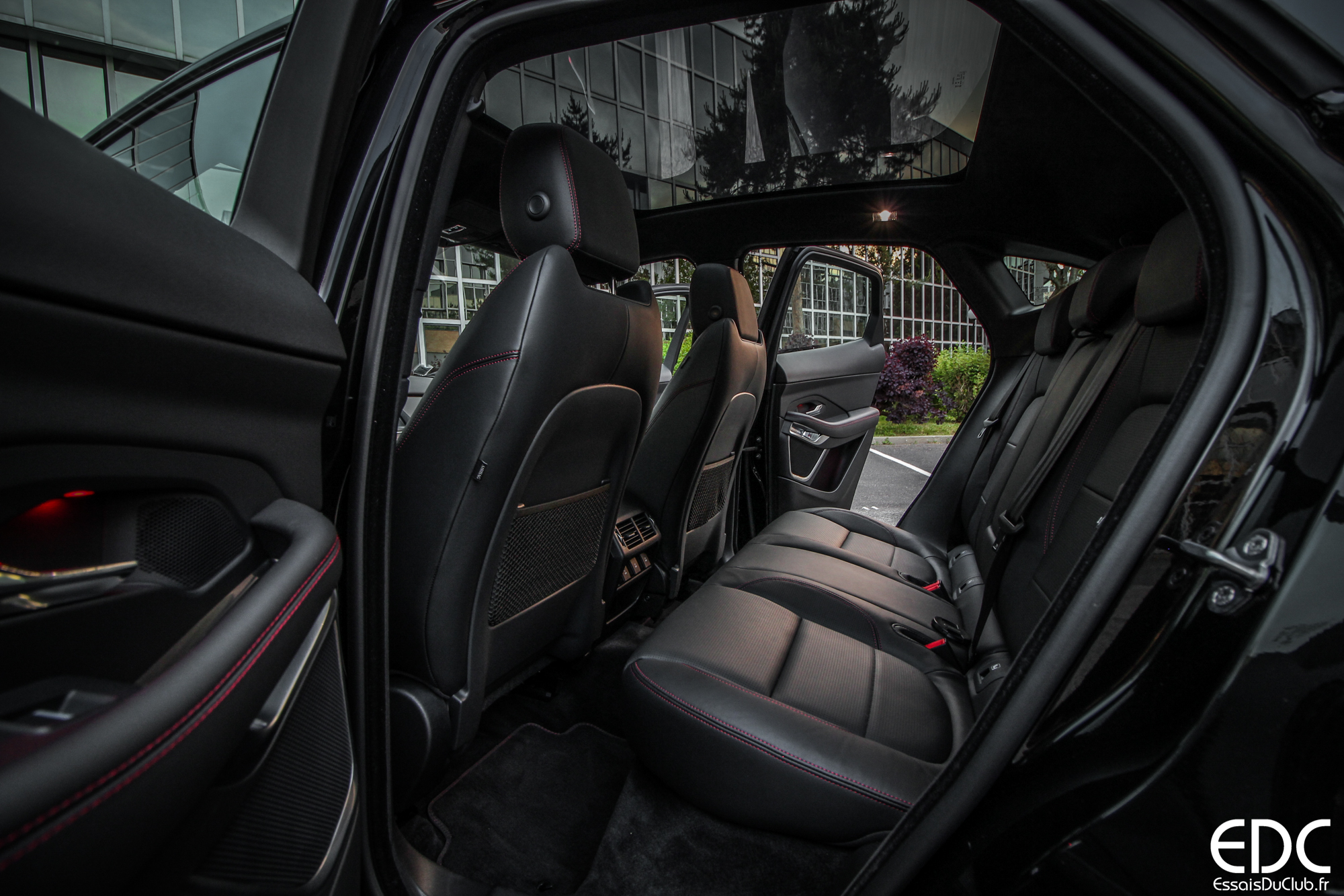 Jaguar E-PACE sièges arrière