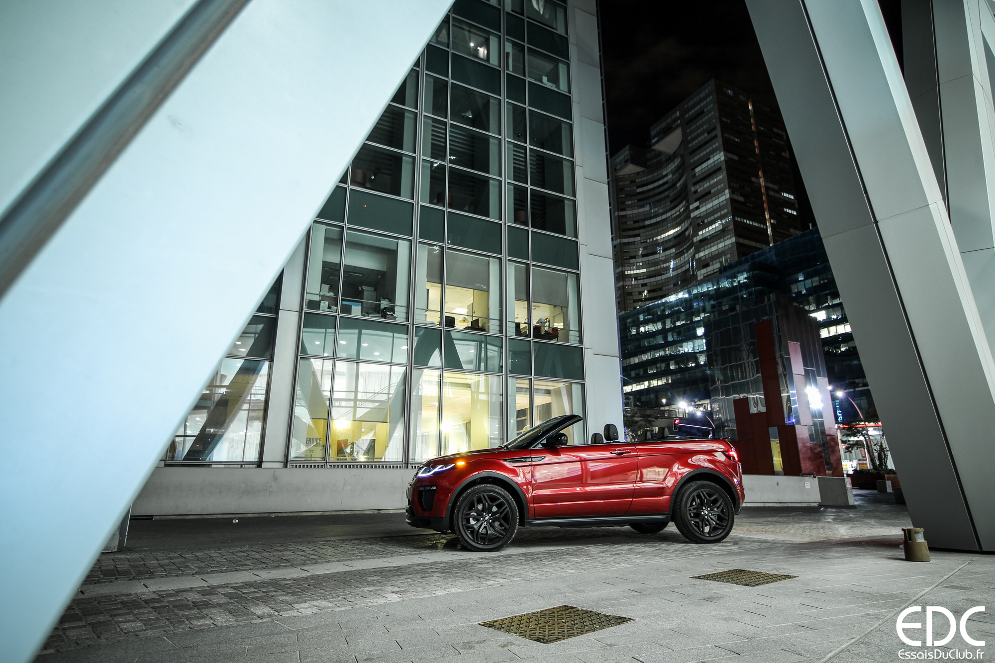 Land Rover Evoque Cabriolet rouge