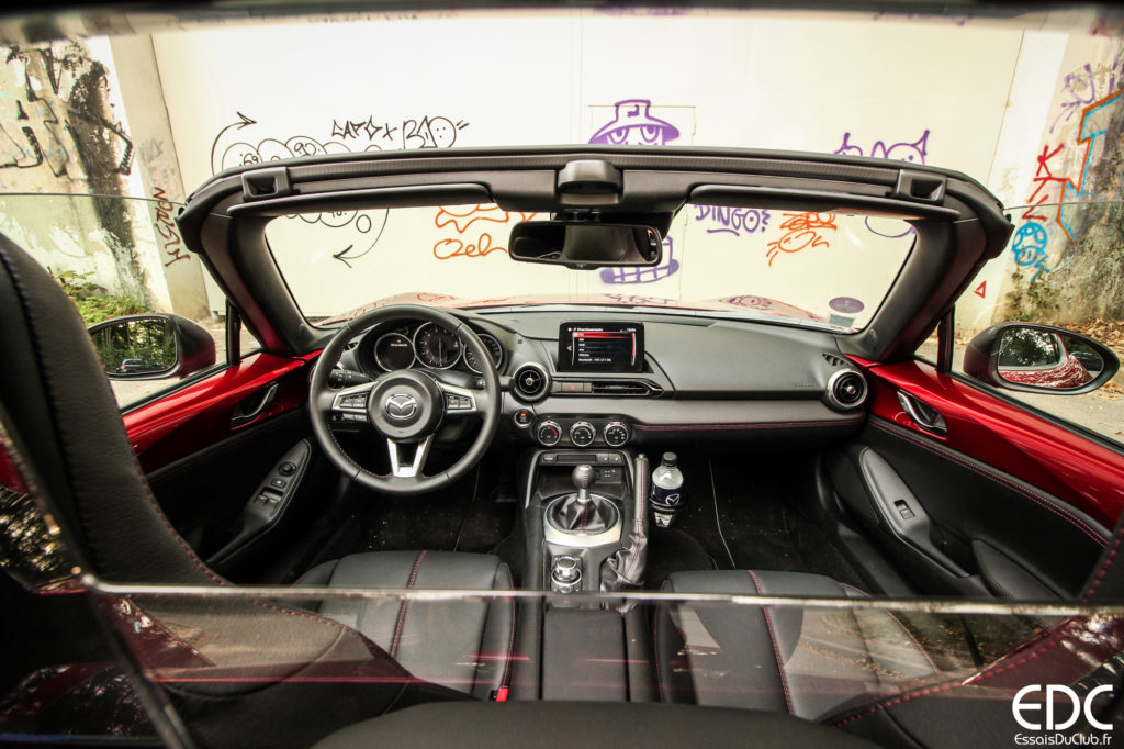 Mazda MX-5 intérieur