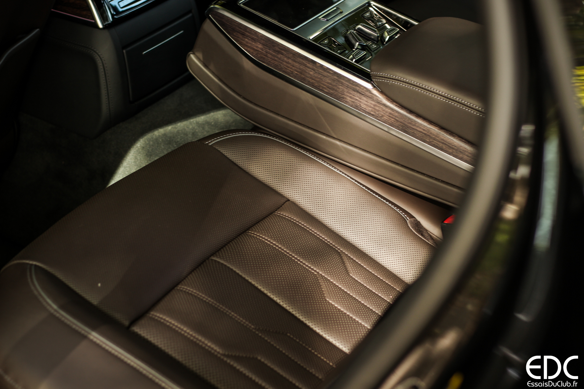 Audi A8 cuir brun