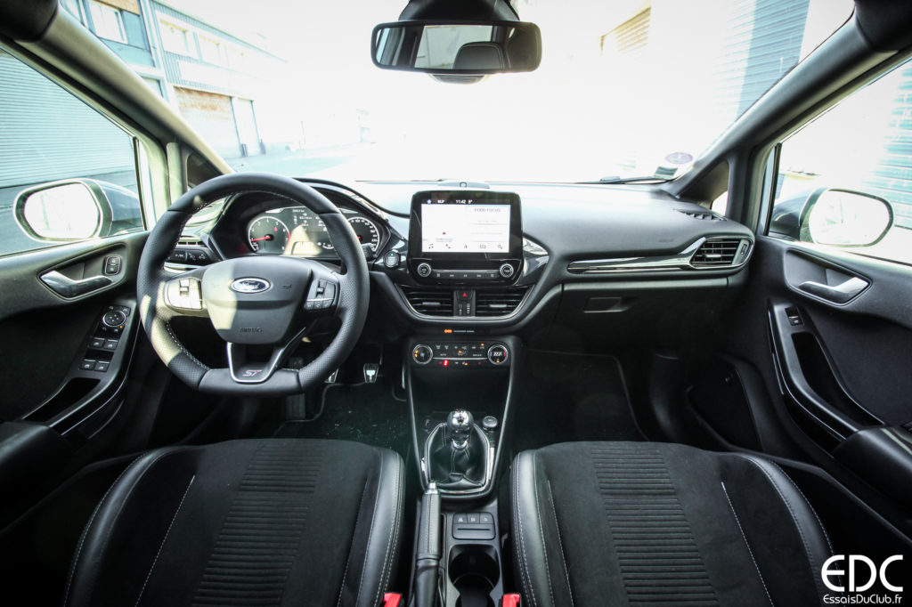 Ford Fiesta ST intérieur